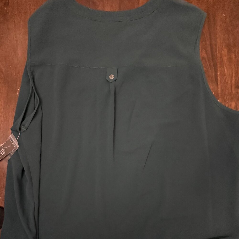 Zac & Rachel Dark Green Blouse with Necklace Size XL - Picture 5 of 6